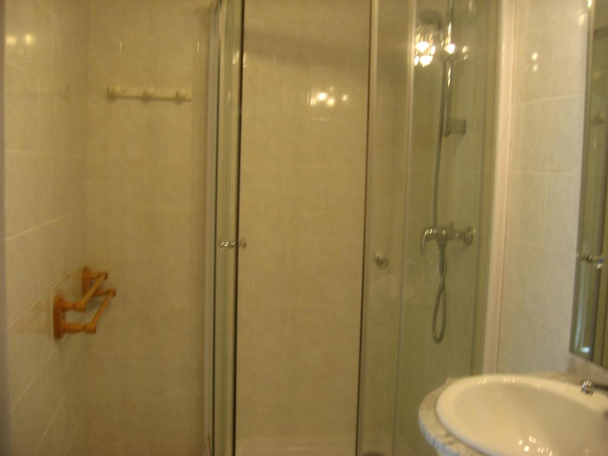 Apartamento T 2 Avec Velux Sous Les Combes De 34 M2 La Londe-les-Maures Exterior foto