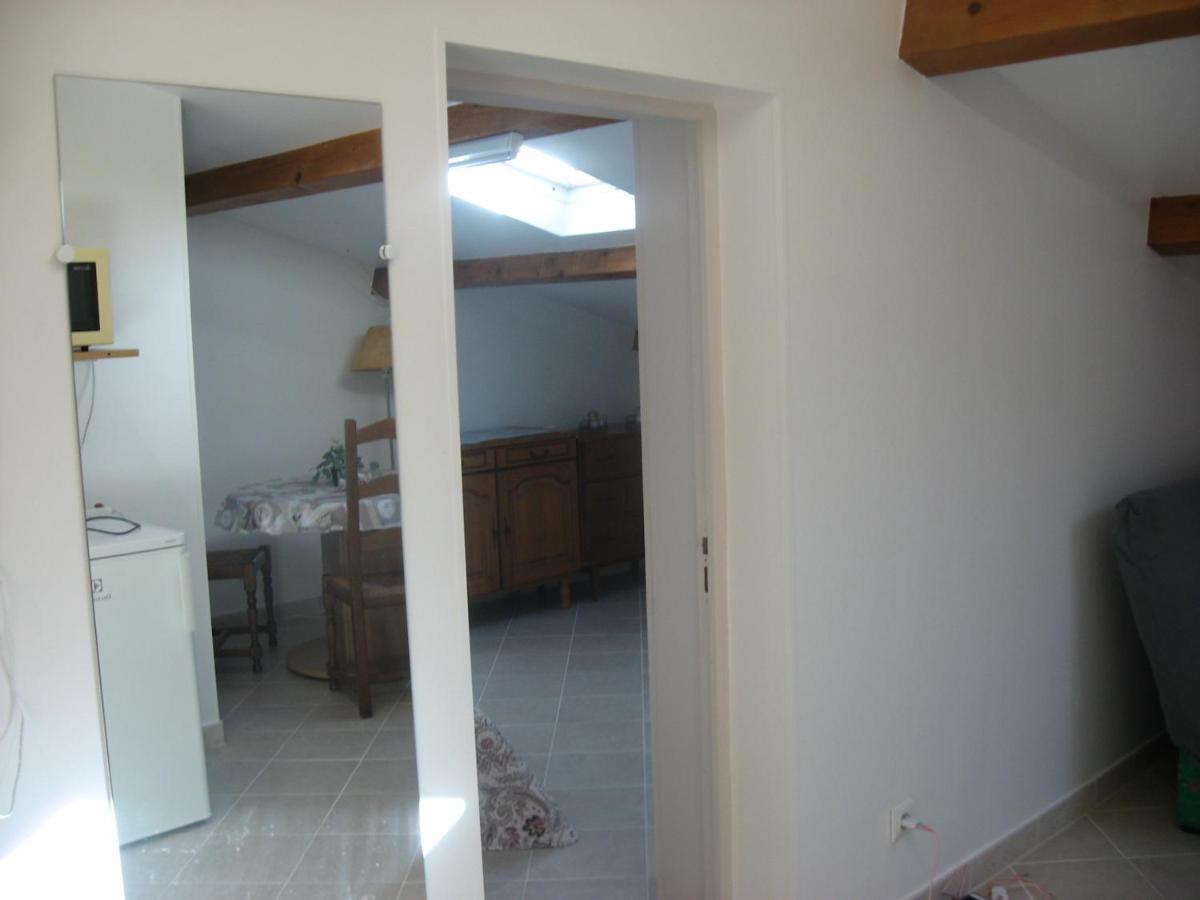 Apartamento T 2 Avec Velux Sous Les Combes De 34 M2 La Londe-les-Maures Exterior foto